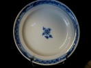 ASSIETTE EN FAIENCE DU SUD OUEST XVIII�me
