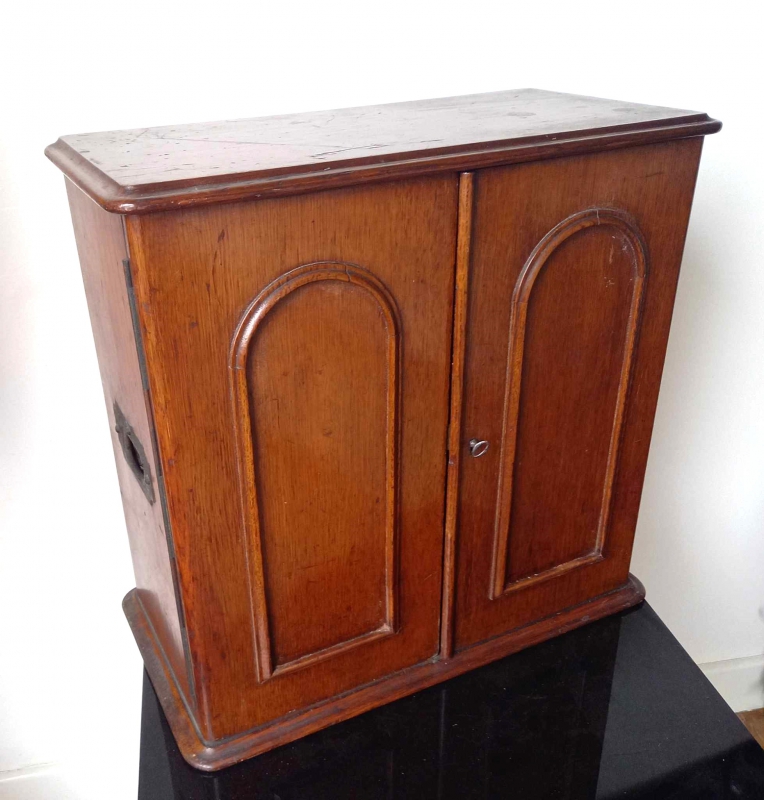 Petit Cabinet d'Autel Portatif, Elkington & Co 