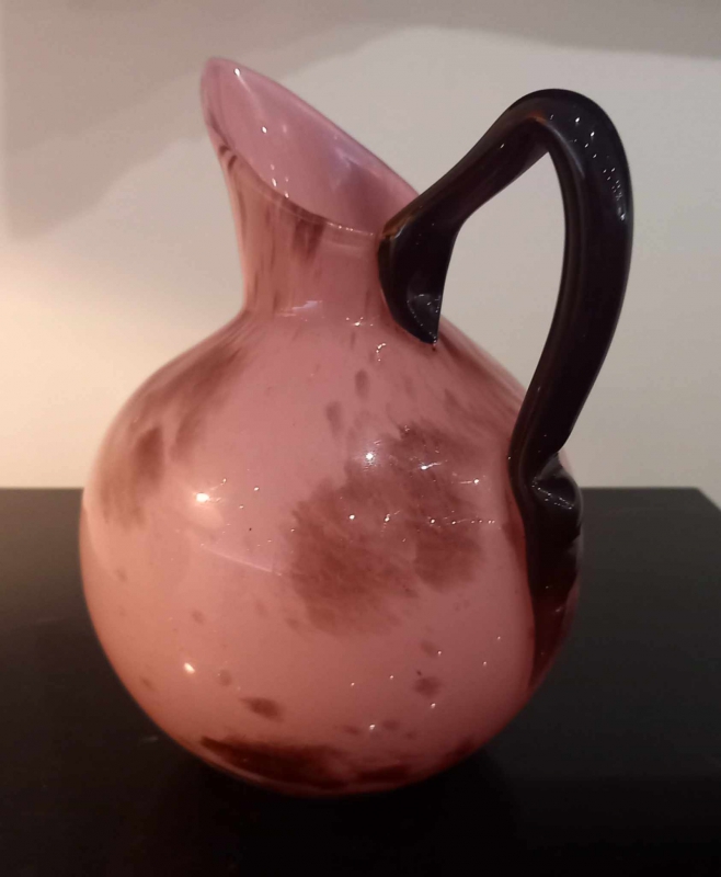 Pichet boule en verre marmoren A Delatte Nancy