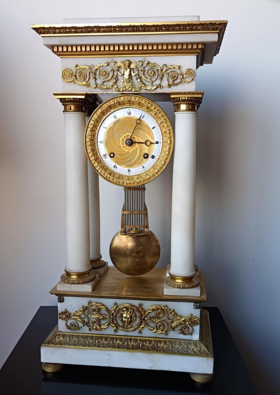 Imposante Pendule Portique, Second Tiers Du XIXe