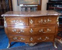 Commode Bois de Violette dessus marbre Ep. Rgence