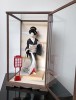 Poupe Japonaise Et Vitrine De Prsentation
